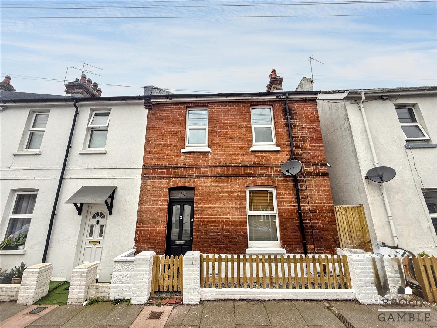 2 Bedroom House for Sale: £249,950. Sydney Road in Eastbourne, East Sussex